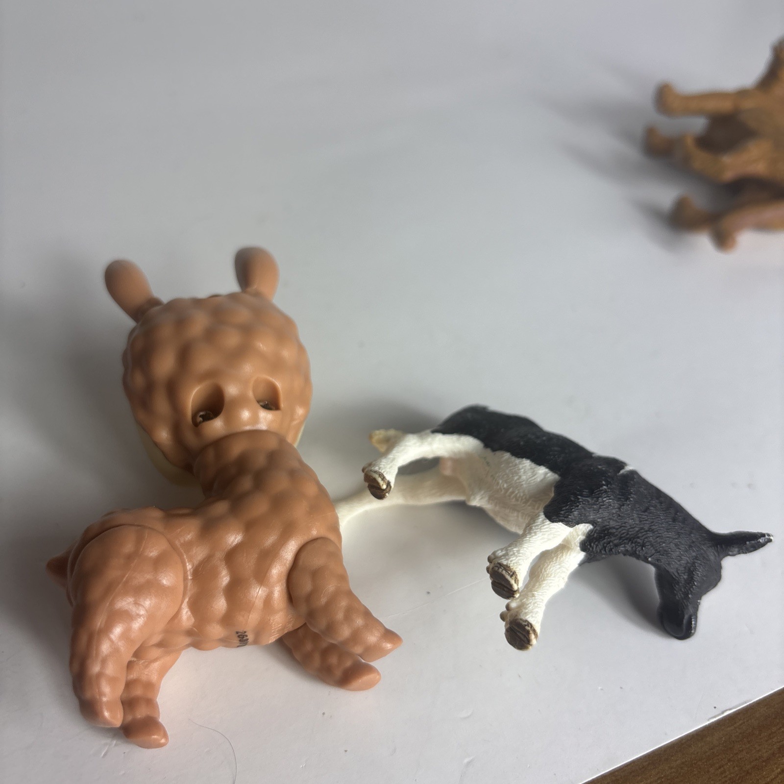Animal Toys X 7; Schleich Cows, Schleich Pig, Unbranded Cougar, Jakks Llama