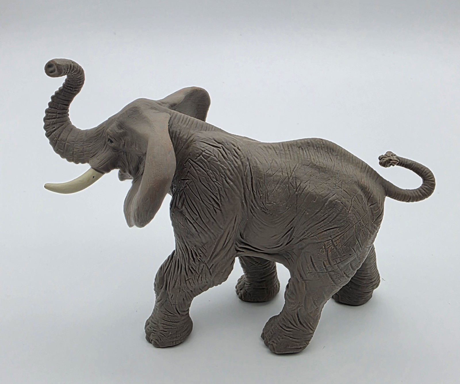 Toy Elephant 2003 Safari Ltd. 0223 L approx 6″ H approx 3.25″