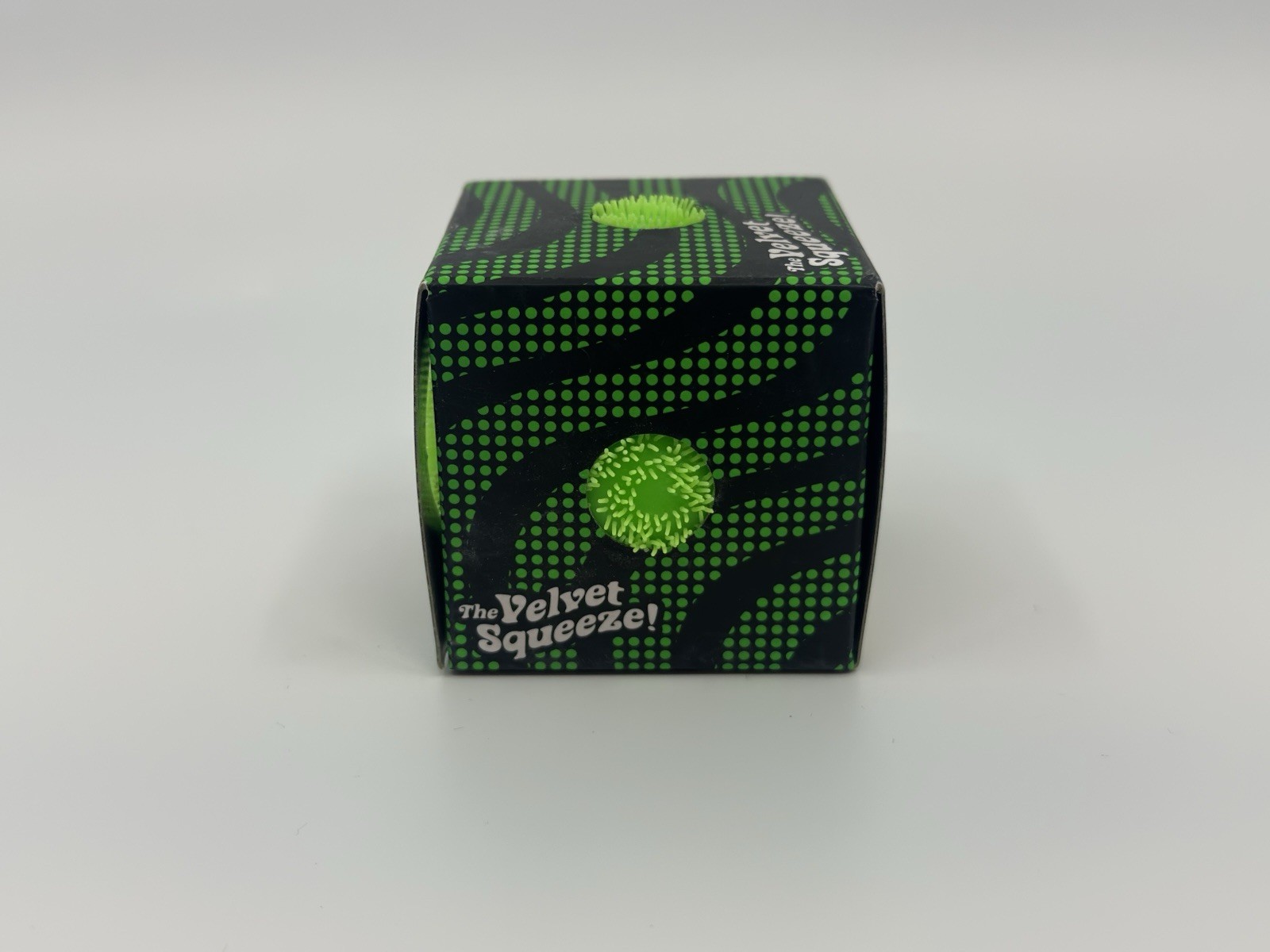 Green Needoh FUZZ BALL Wonder Waves Nee Doh Squish Stress Ball NEE-DOH Fuzzball