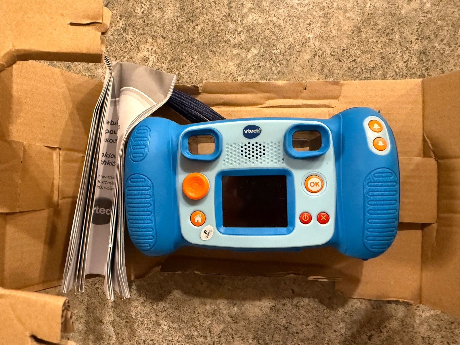VTech KidiZoom Kids Digital Camera Pix Plus, Blue (3-8 Years) 4x Digital Zoom