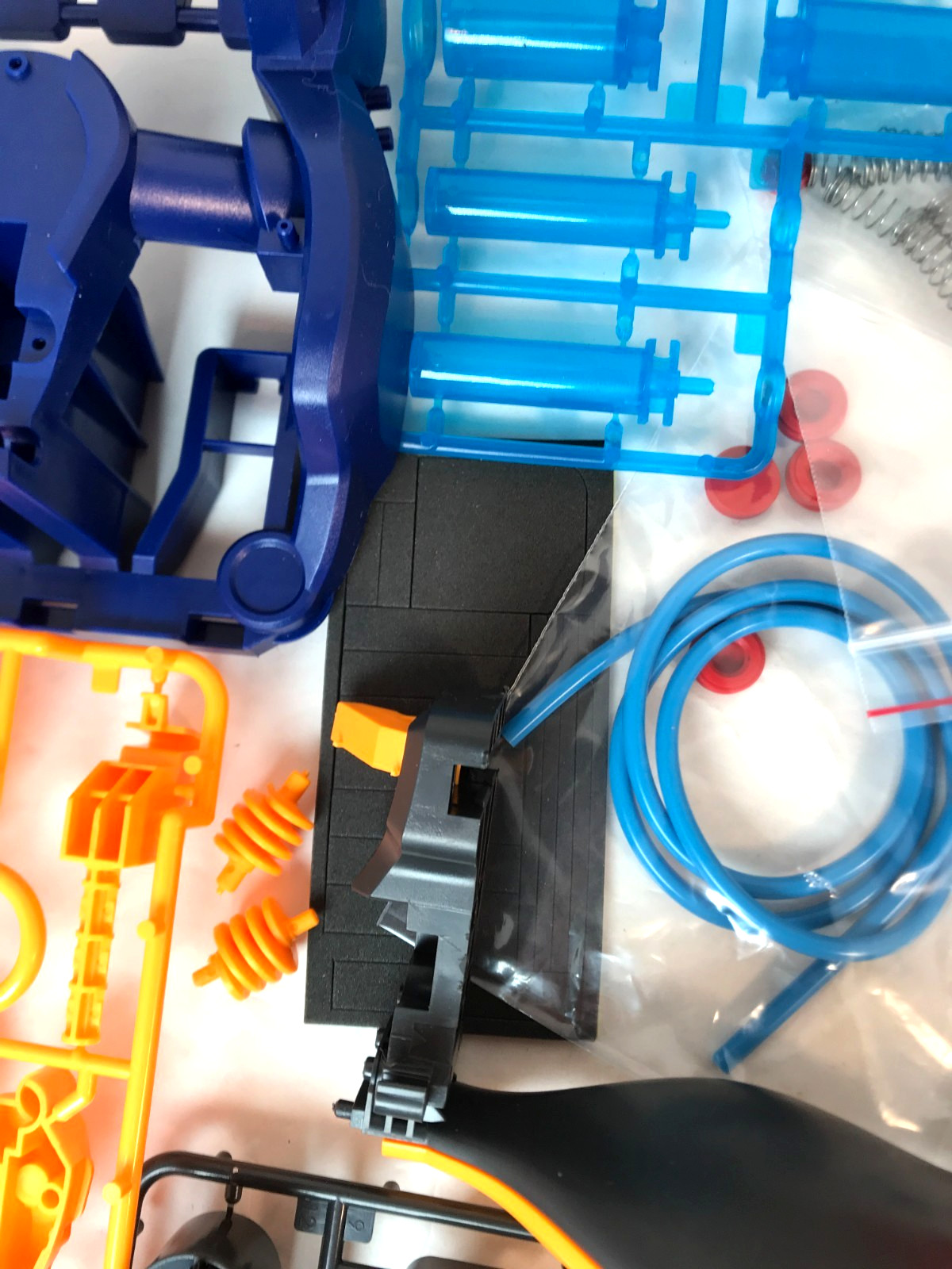 Thames & Kosmos Mega Cyborg Hand STEM Experiment Kit Wearable Robotic Hydraulic