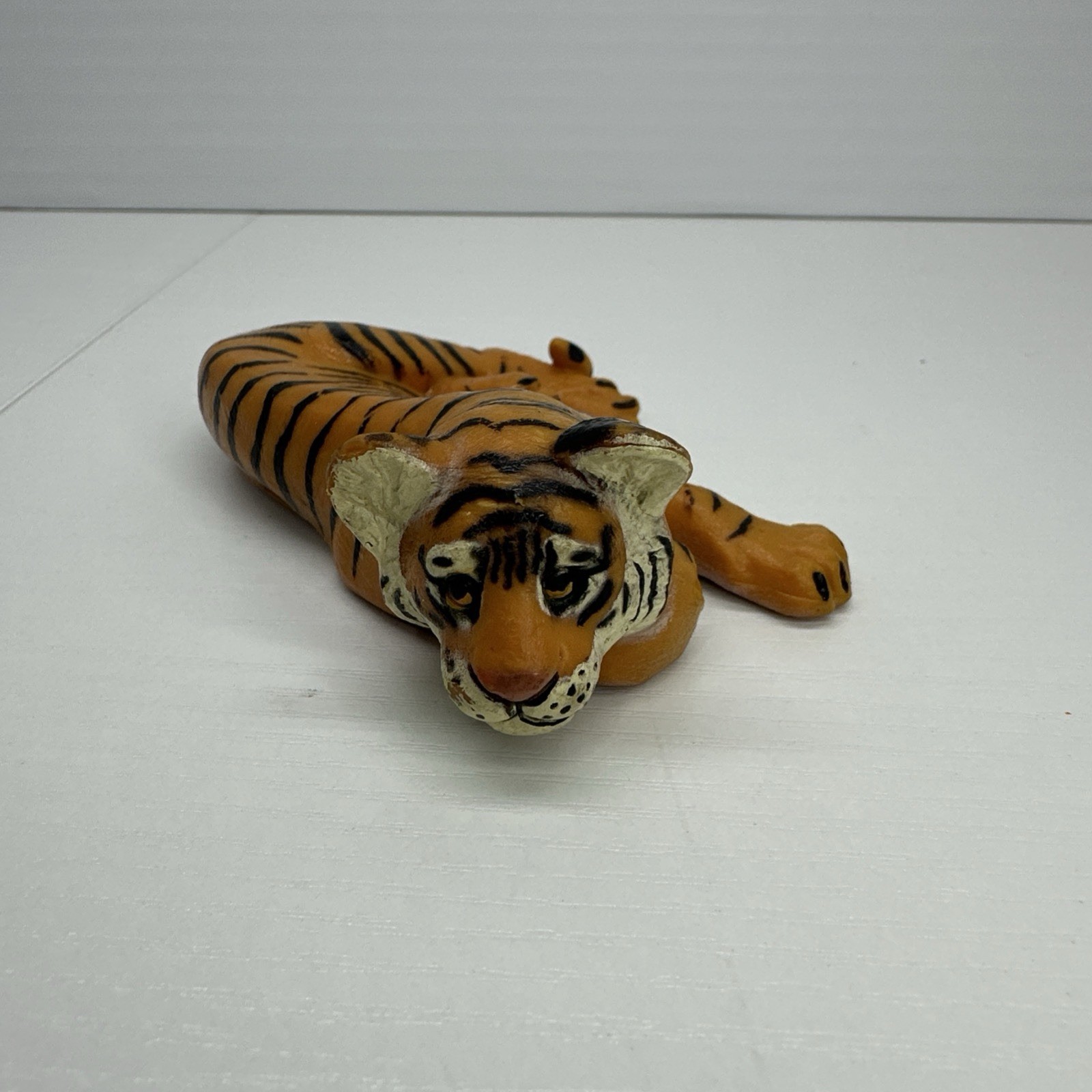 Vintage W.A.I. Wildlife Artists Tiger Laying Down Plastic Toy Figure 1985