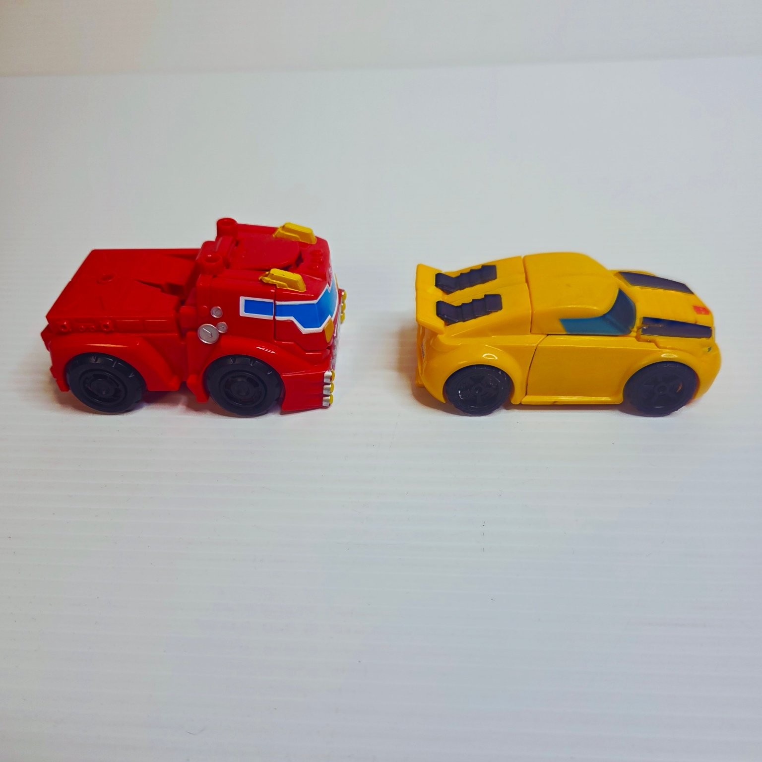 Transformers Rescue Bots Transformers 2 Figures Bumblebee Heatwave