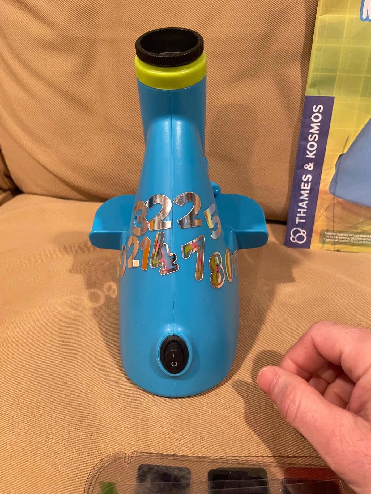Thames and Kosmos Big and Fun Microscope – Toy for 4-6 years – Complete Set