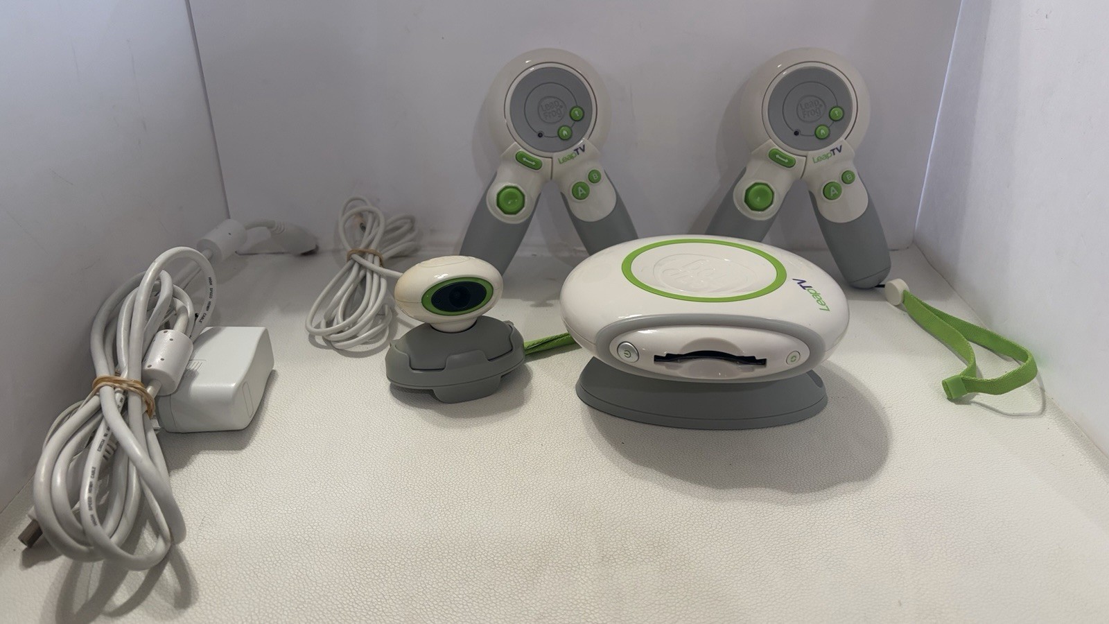 LeapFrog LeapTV Console System 2 Controllers Camera HDMI Tested Works