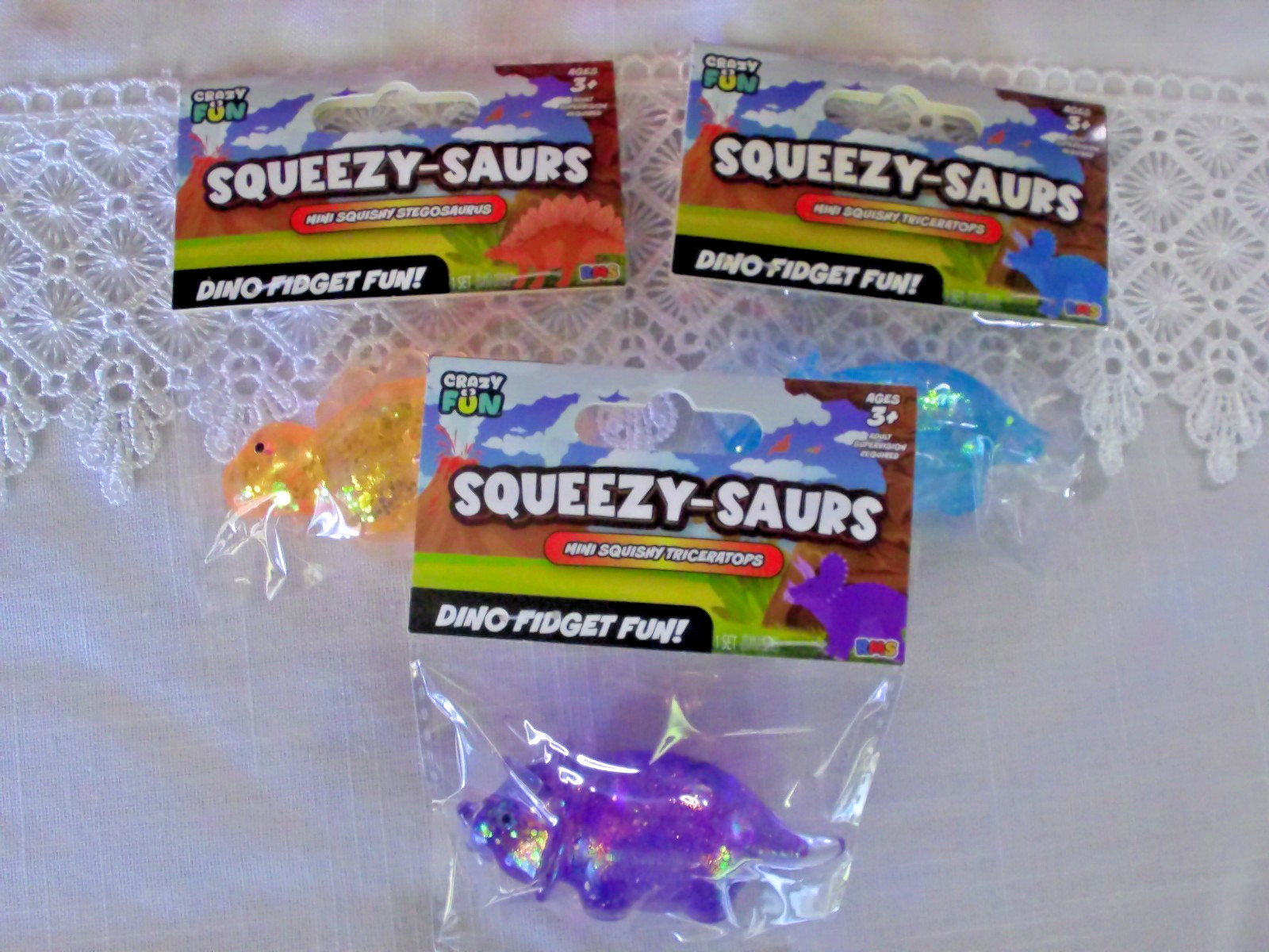 Sunny Days Jumbo Squeezy Strawberry, Toymendous CHEESE Squishy 3 SQUEEZY-SAURS