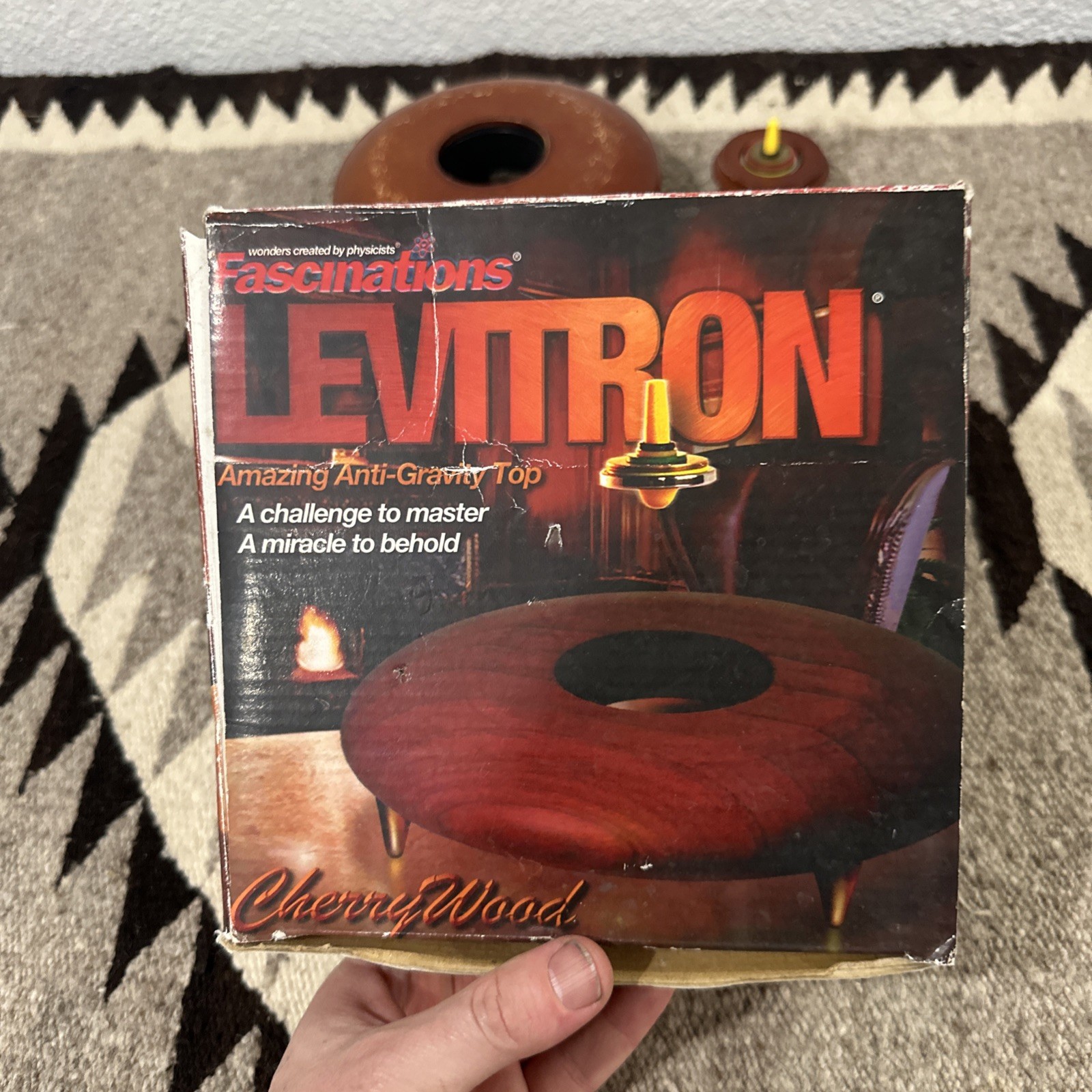 VTG The Amazing Anti-Gravity Top Levitron Cherry Wood Fascinations CIB 2003