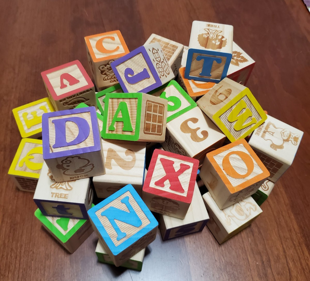40 pc Set Playskool Wooden Blocks- Letters, Numbers & Pictures