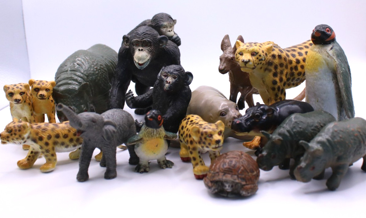 Lot Of 17 Collectible Vtg Toy Animal Figurines Brand AAA Zoo Safari Hard PVC