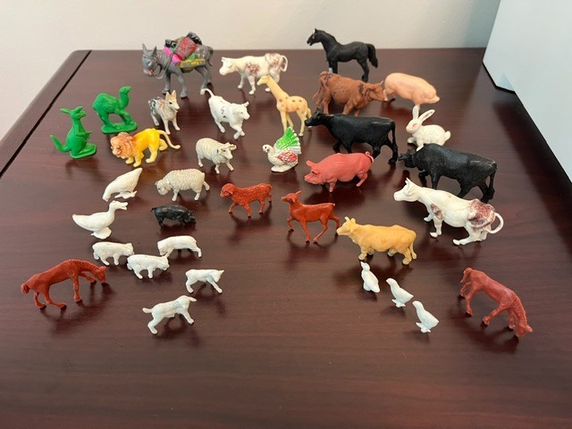 Vintage Lot of 35 Small Plastic Farm & Zoo Animals – Mixed Figures