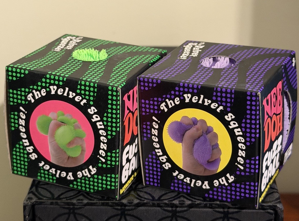 Lot Of 2 Needoh Green & Purple WONDER WAVES Squish Stress Ball NEE-DOH Fuzzball