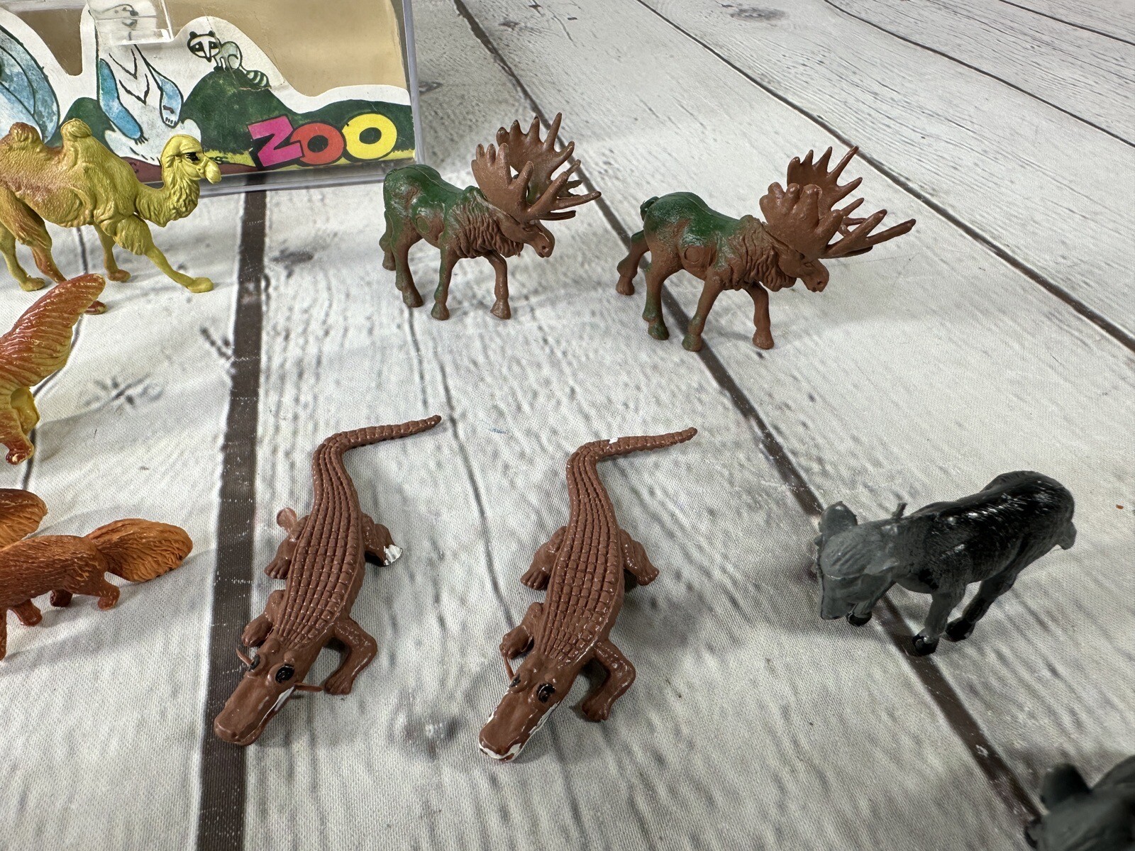 Vintage Knoxville Zoo 32 Piece Plastic Zoo Animals Hong Kong Ages 4 And Up, VGC!