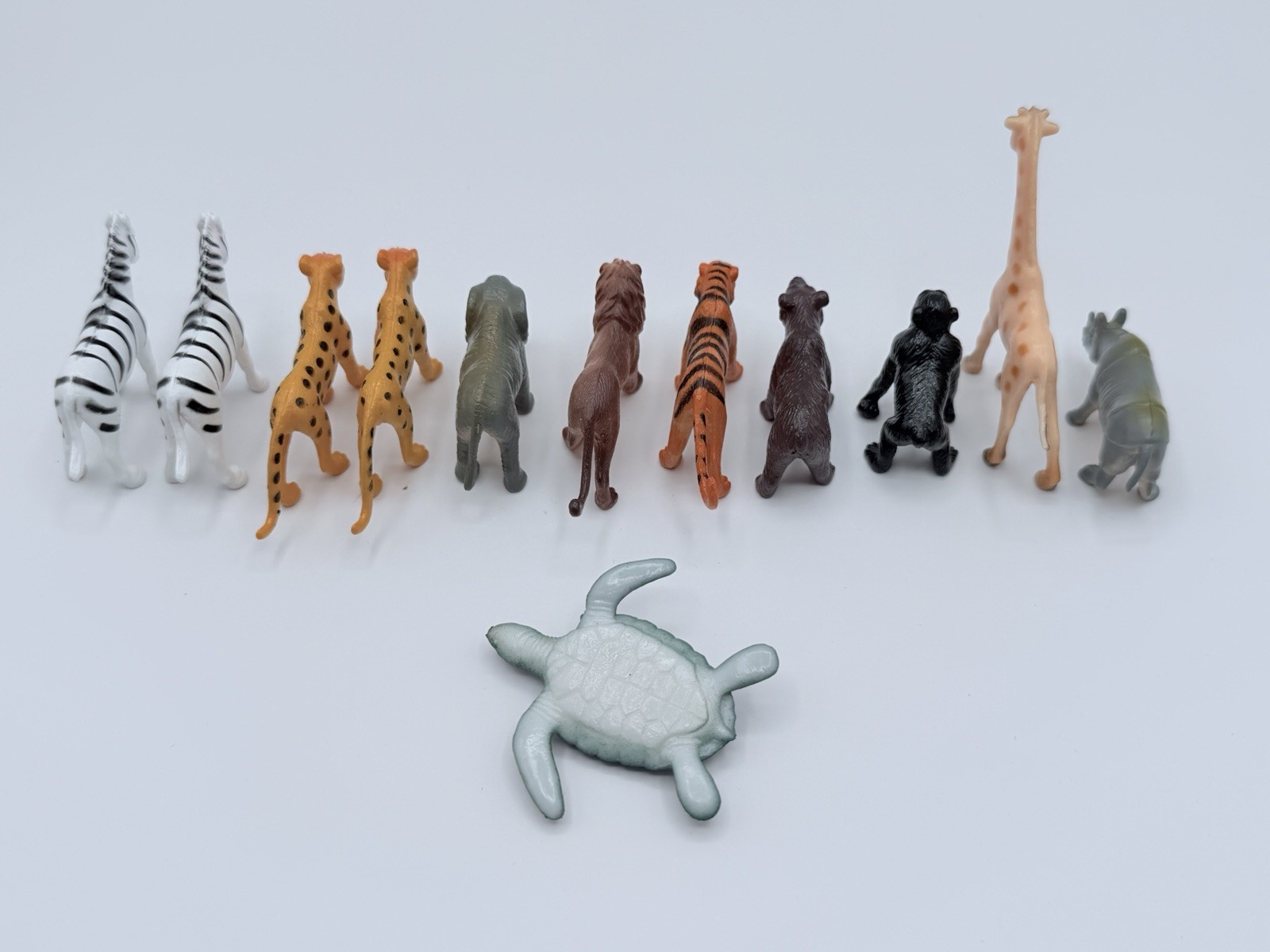 Lot of 12 Small Plastic Toy Wild Animal Figurines approx 1″ – 2.5″ length