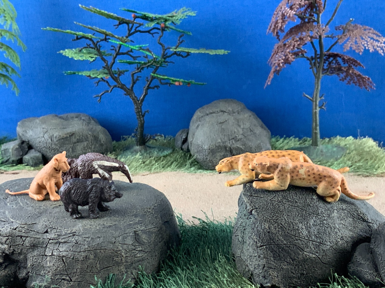 Lot of 5 Mixed Britains Vintage Miniature Plastic Wild Animal Figures England