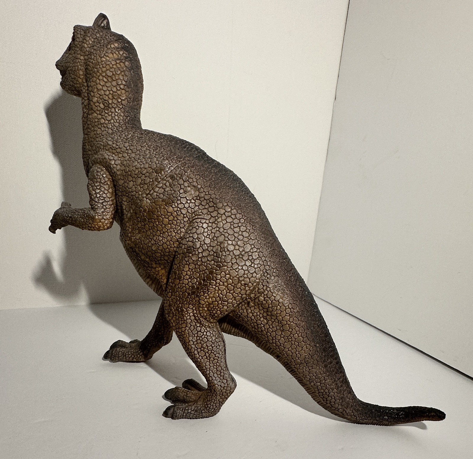 Ceratosaurus Toy, Dinosaur Model, Realistic Plastic Replica, 14″ CWG160 BB36