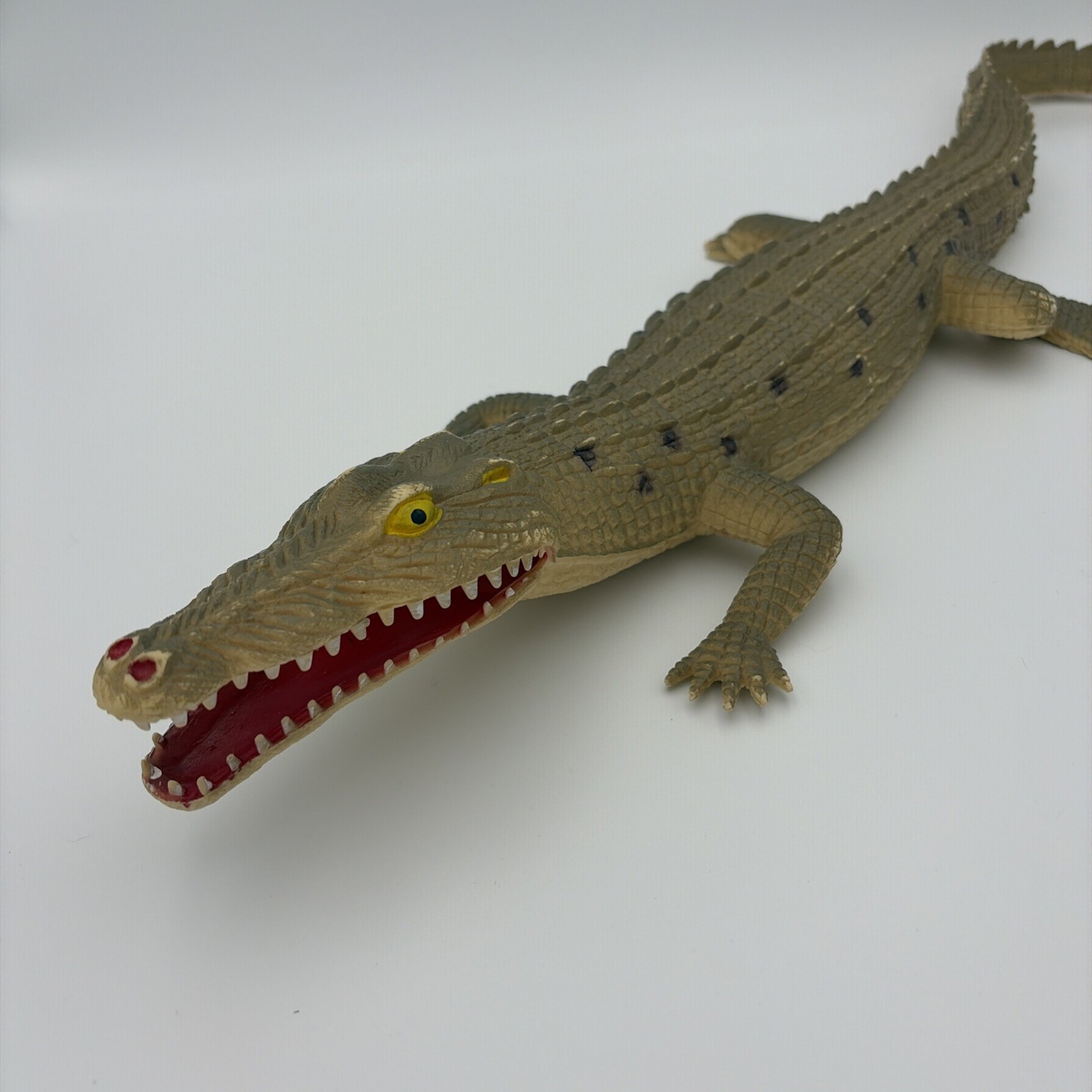 Crocodile Alligator 20” Figure Vintage Realistic Semi Aquatic Reptile Toy