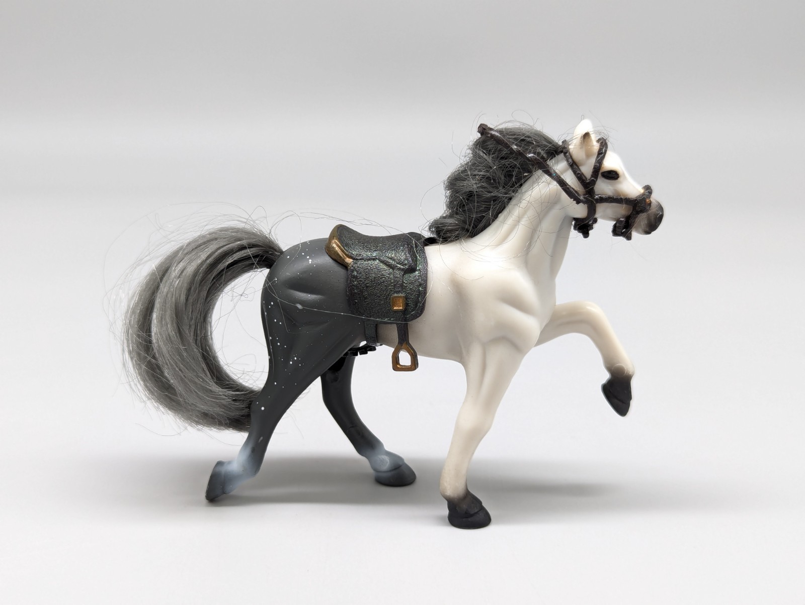 Vintage Kid Core Gray White Horse and Saddle Haybale 4″ Kids Toy Pretend Play