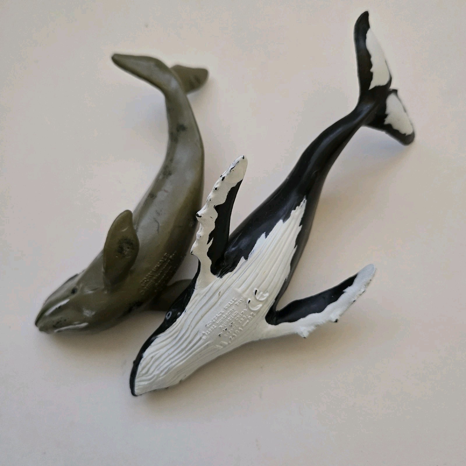 Vintage 1990’s SAFARI LTD Sharks & Whales Lot of Five 6″ Figures