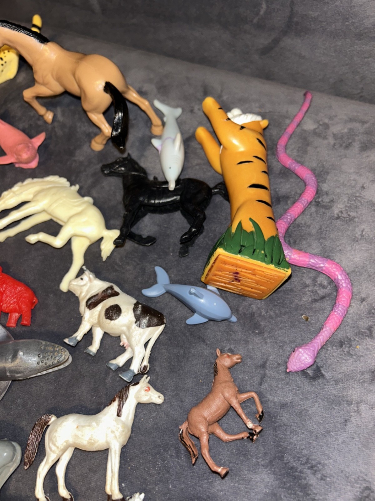 HUGE Mixed Lot Safari K&M Wildlife Sea Creatures Vintage & New Figures Toys LOOK