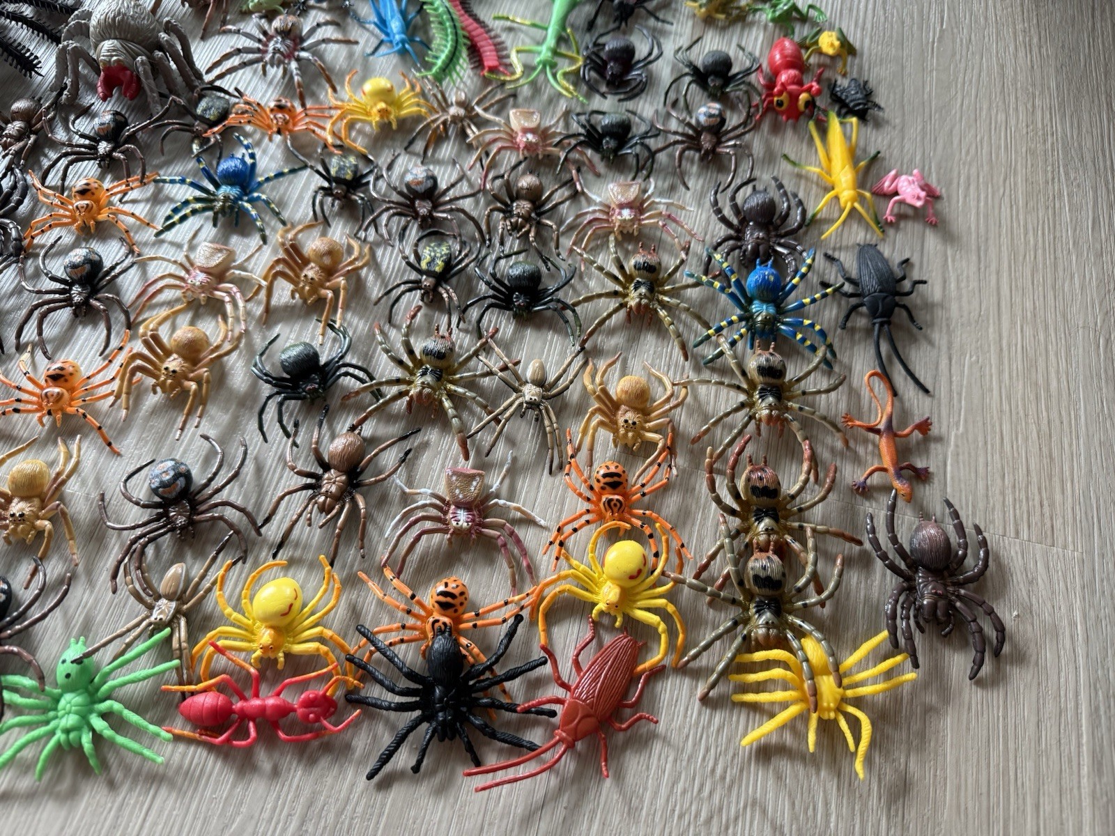 Giant Lot Of Rubber Plastic Insects Bugs Toy Figures Spider Beetle Lizards Flies