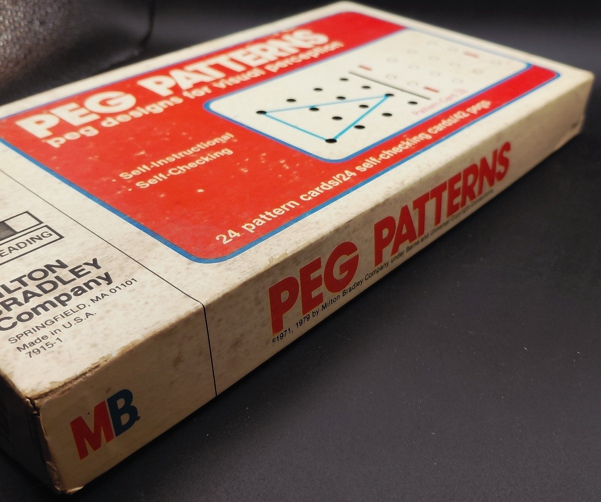 Vintage 1971 Milton Bradley Peg Patterns Educational Game Complete 8526