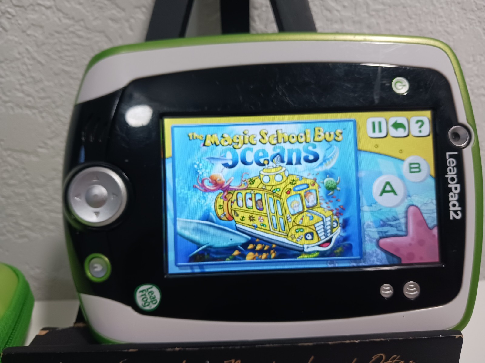 LeapFrog LeapPad 2 Explorer Learning System + Green Case + 14 Preloaded Games