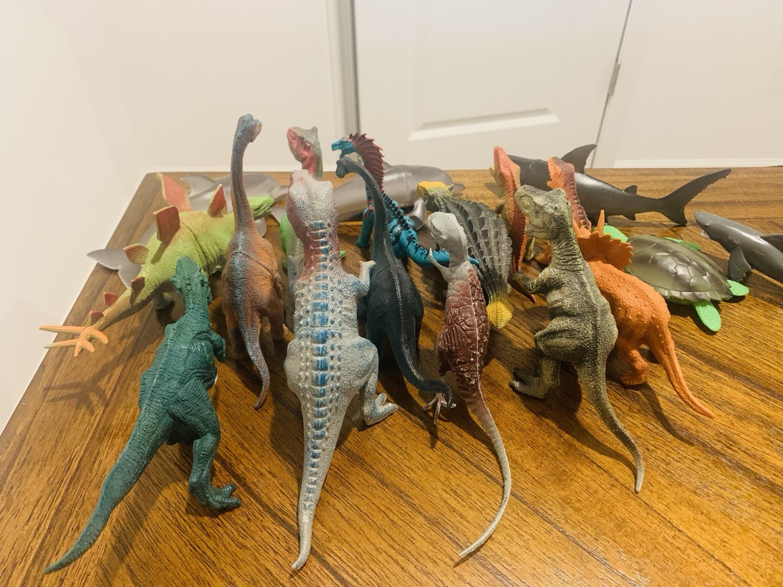 Lot of 18 Children’s Toys Dinosaurs Sharks Dolphins & Turtle Educational Learn