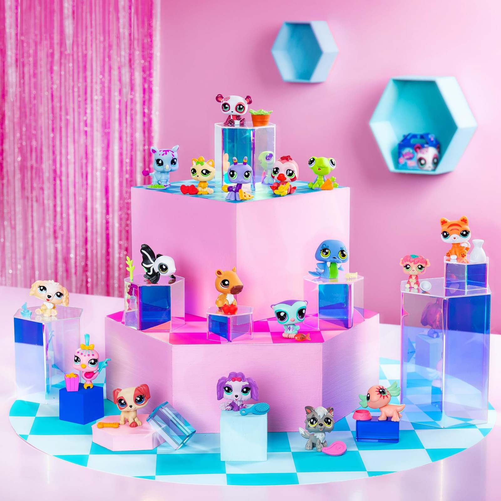 – Pet Surprise Display – Series 3 18 Pets Collector Set + 1 Bonus Pet, Gen 7 …