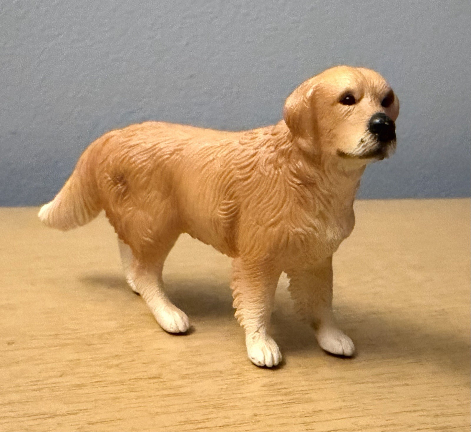 Schleich Golden Retriever Pet Dog Animal Figurine D73527 Standing