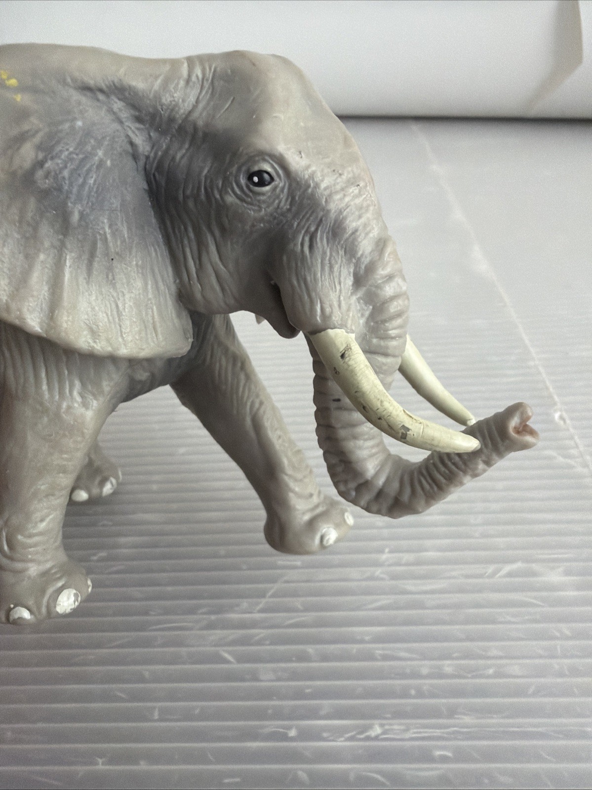 Safari Ltd African Elephant Figure 1996 grey large 7 x 4 inches