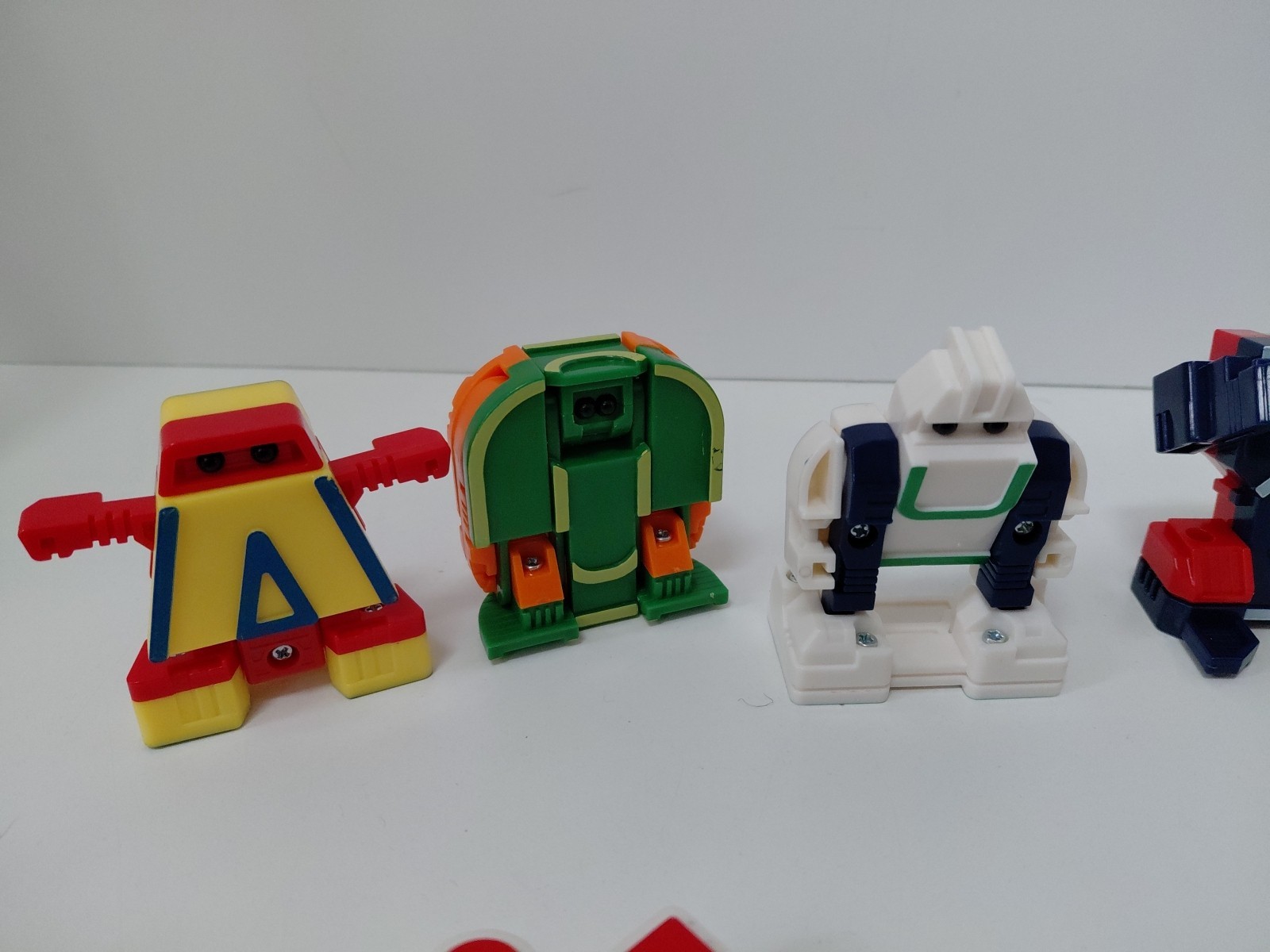 Mixed Lot Lakeshore Toys Alphabots Letters Alpha Bots Transformers Lot of 38 VTG