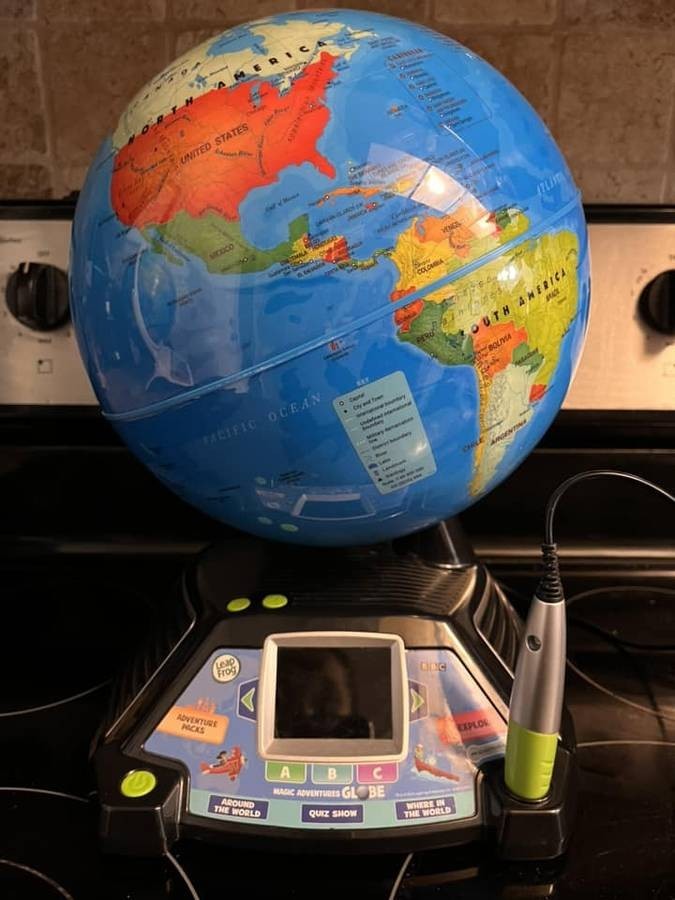 LeapFrog Magic Adventures Globe W/LCD Integrated Video Screen Display 80-605400