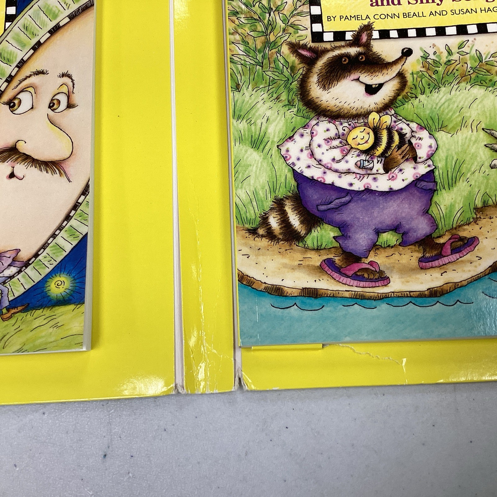 Wee Sing Books & CD Collection 2 books, 4 CD’s, Over 250 Children Songs