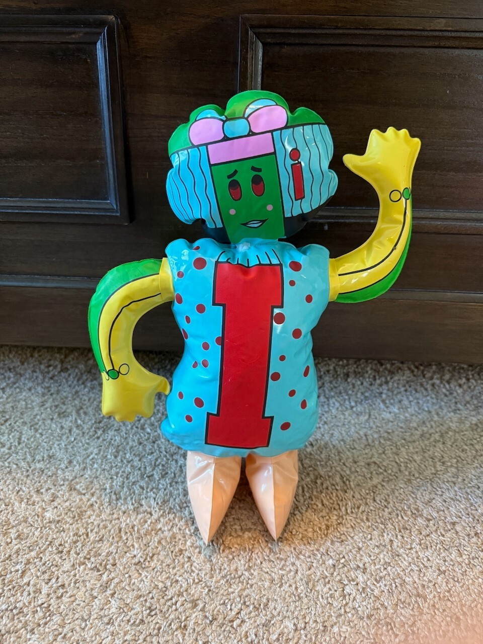 1971 The Letter People Inflatable Huggable Ms. I “Incredible Inventor” holds air