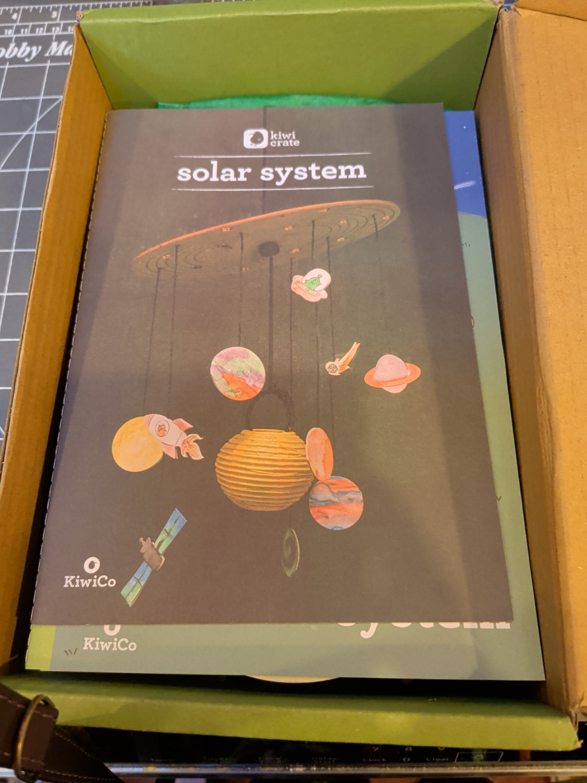 KiwiCo Tinker Crate Make Your Own SOLAR SYSTEM Stem Kit 3 + CLASSROOM PLANETS