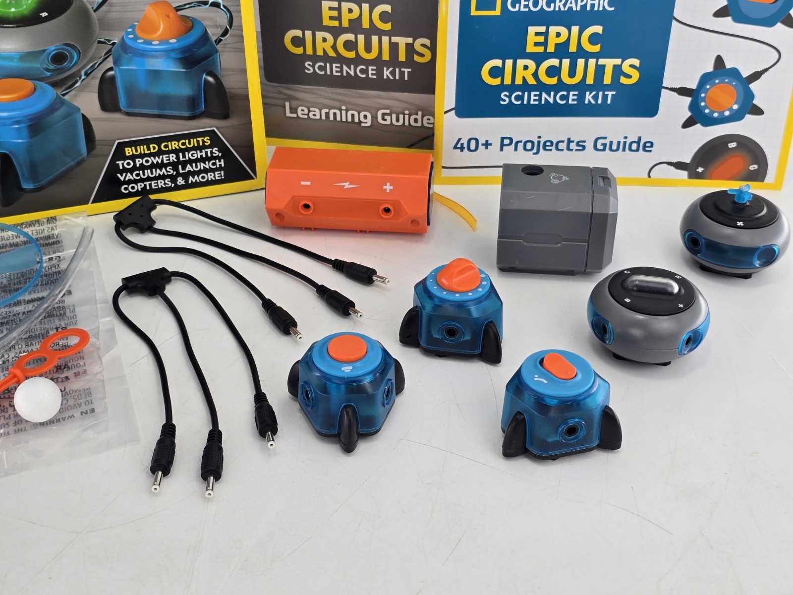 National Geographic Circuit Maker Kit – Electronics Kit for Kids W 40 Electricit