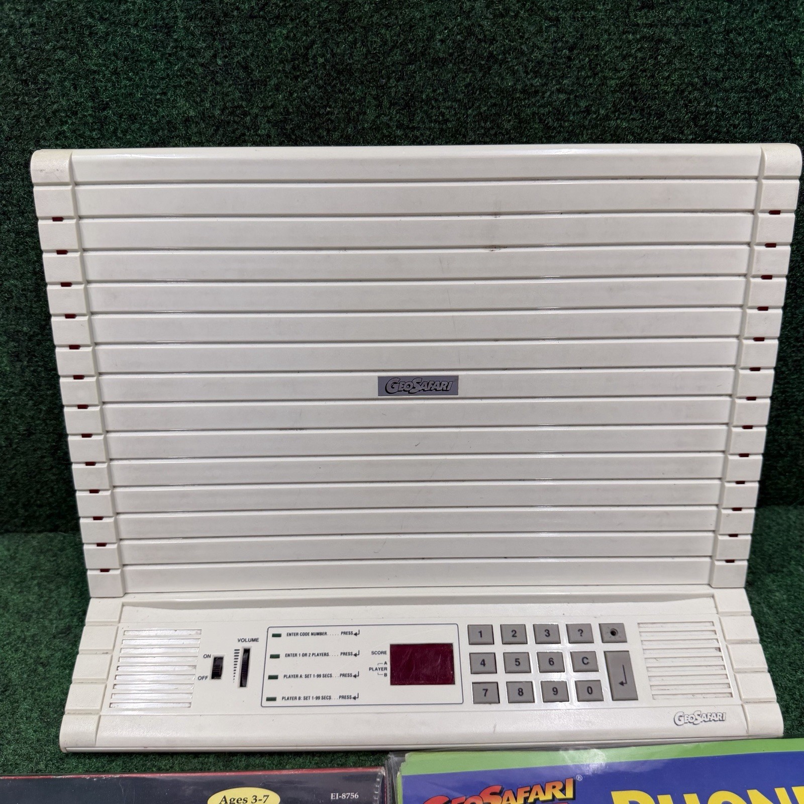 Vintage GeoSafari EI-8800 Electronic Learning Game w/ 80 Cards & Bag – Tested