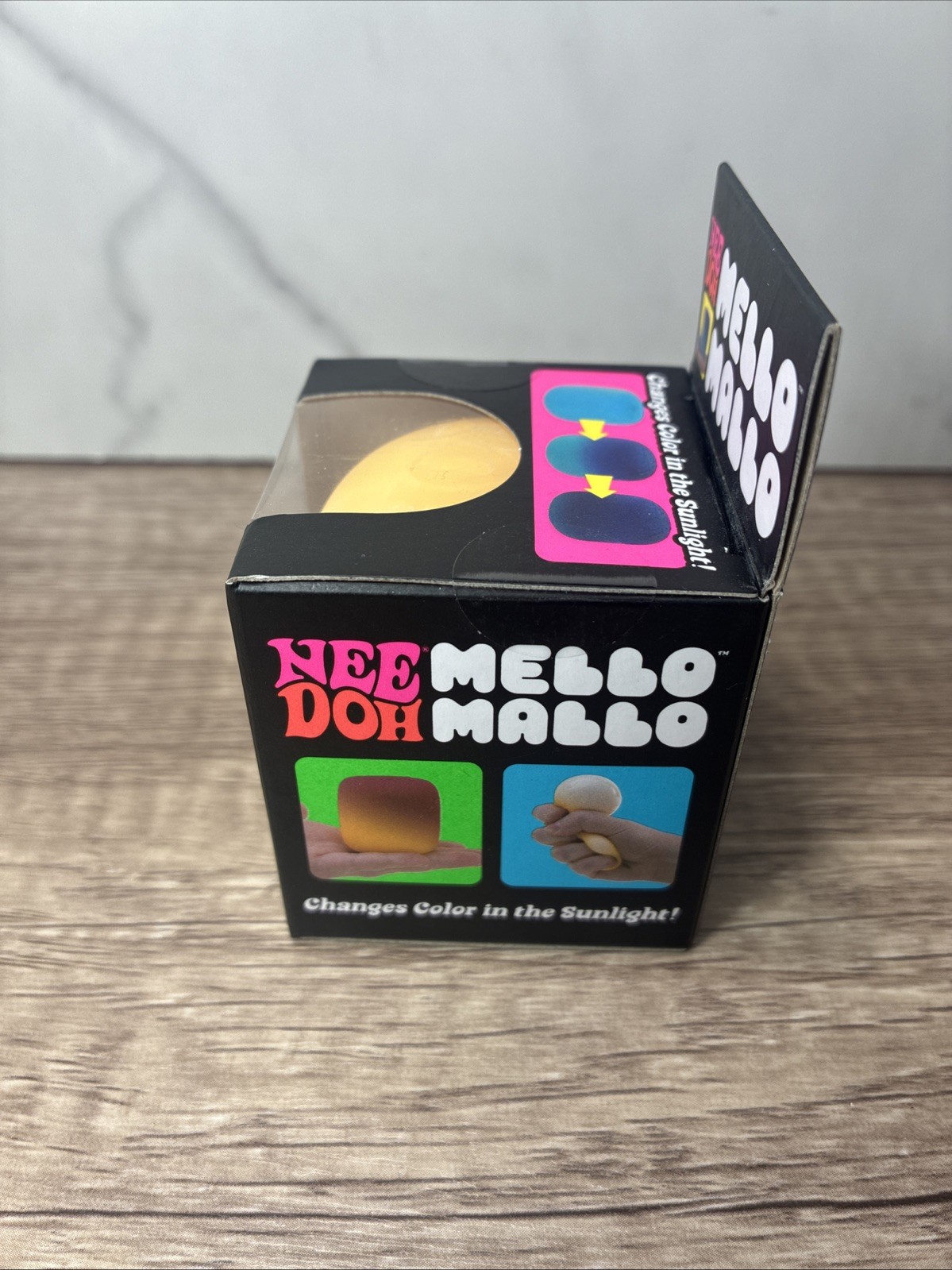 NeeDoh Mello Mallo Color Change Squishy Squeeze Sensory Toy Yellow