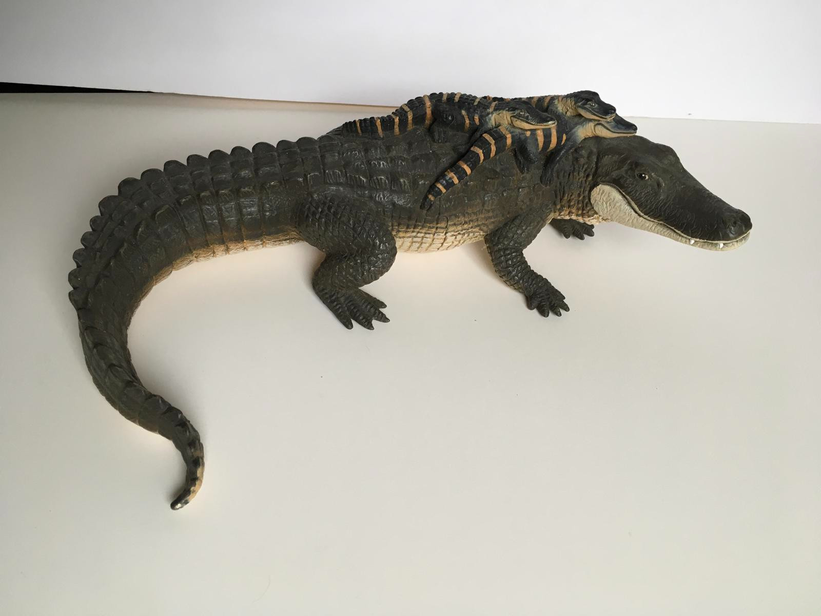 2004 Safari Alligator with Babies Toy Figure Saian Ltd