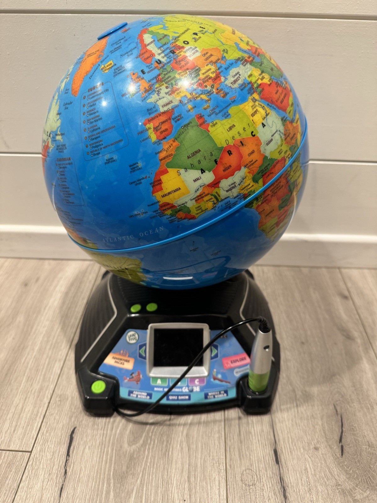 LeapFrog 80-605400 Magic Adventures Globe Educational Toy