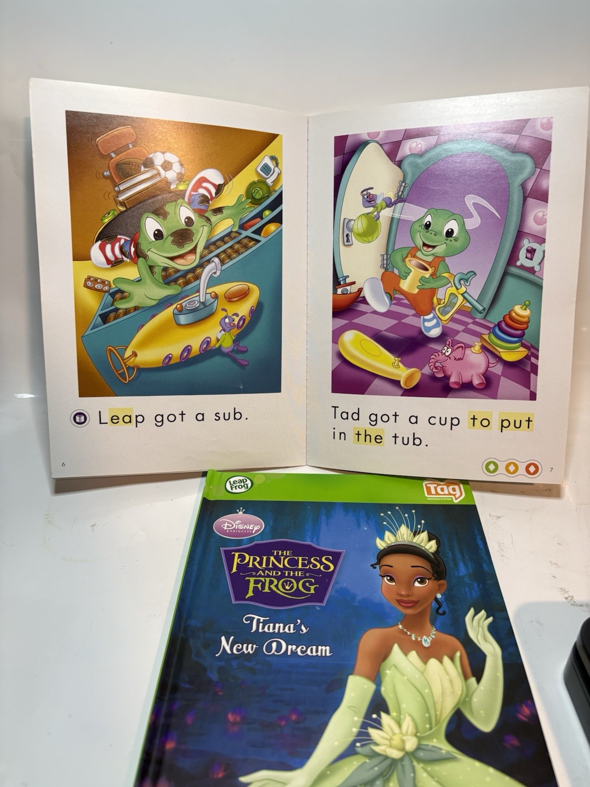 Leap Frog The Princess and the Frog Tiana’s New Dream & Leap scrubs Up Lot Of 2