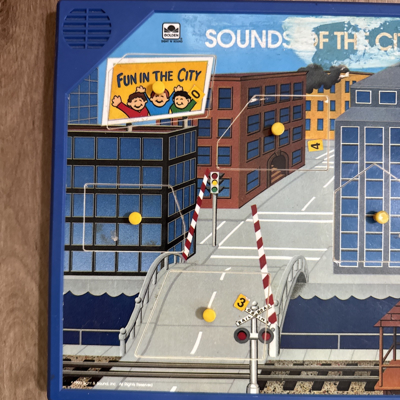 GOLDEN SIGHT ‘N SOUND 1990 TALKING TOY SOUNDS OF THE CITY HTF WORKS
