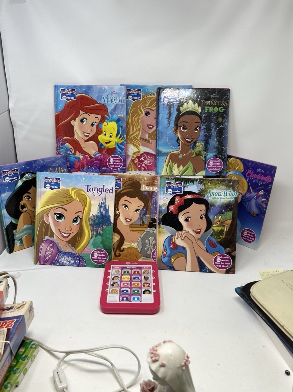 Disney Princess ME READER with 8 Books Electronic Story Reader/ Works Great!