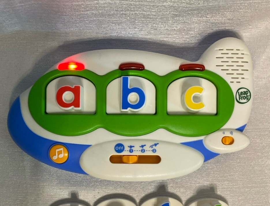 Leapfrog Jet Plane Magnetic Word Builder Fridge Phonics – Extra Letters – Works!
