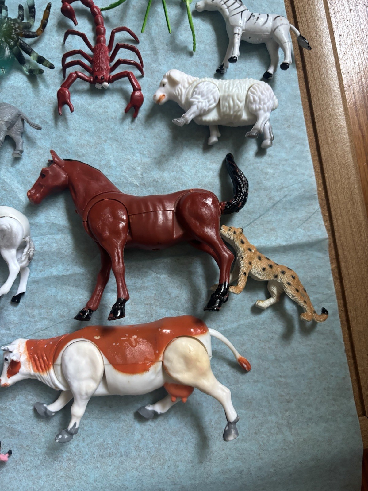 Bulk Lot of 36 Plastic Toy Animals & Bugs – Frogs, Snakes, Lizards, Insects