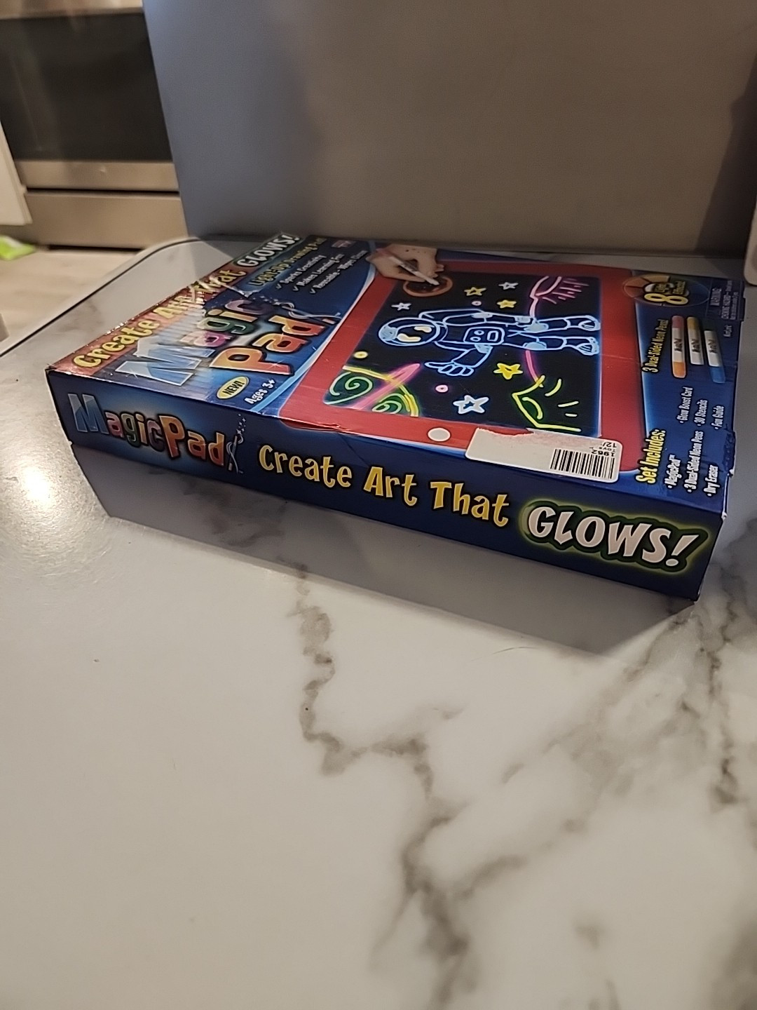 Magic Pad Light Up Drawing Pad AS SEEN ON TV! Create Art That Glows w/ Stencils