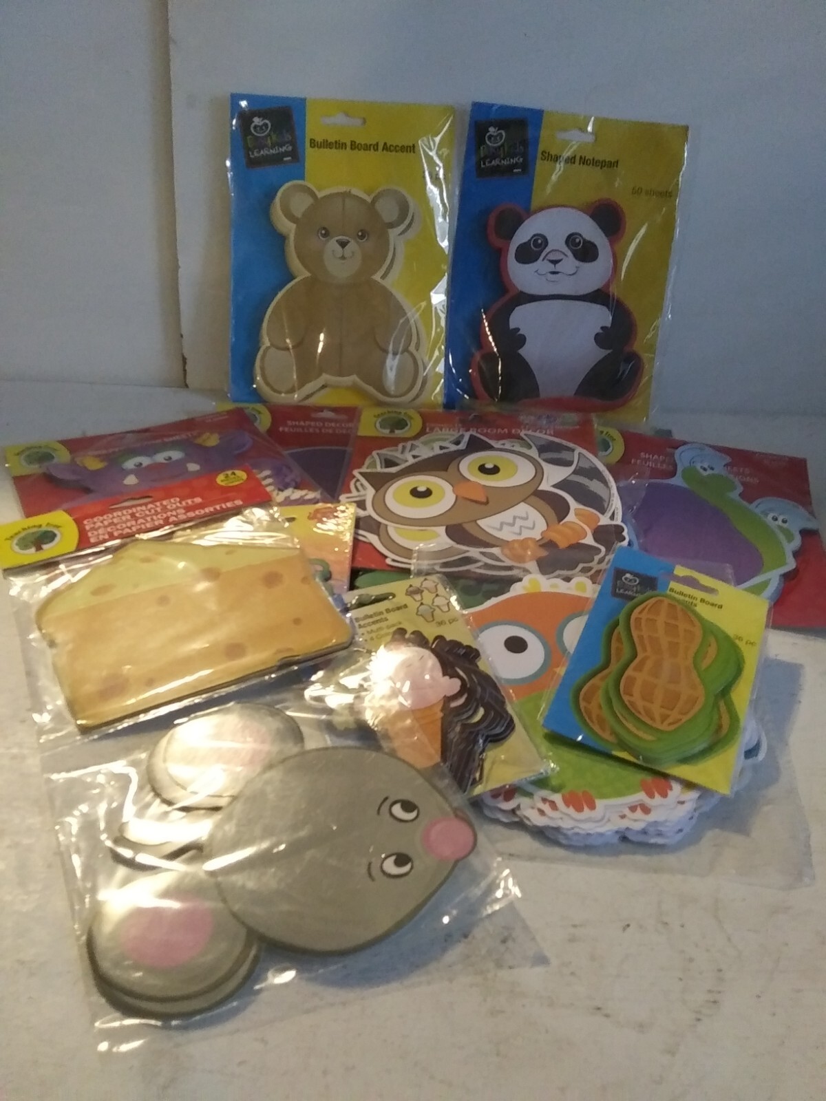 Lot 12 Packs Teacher Classroom / Bulletin Board Decoration Accents 500 Pieces