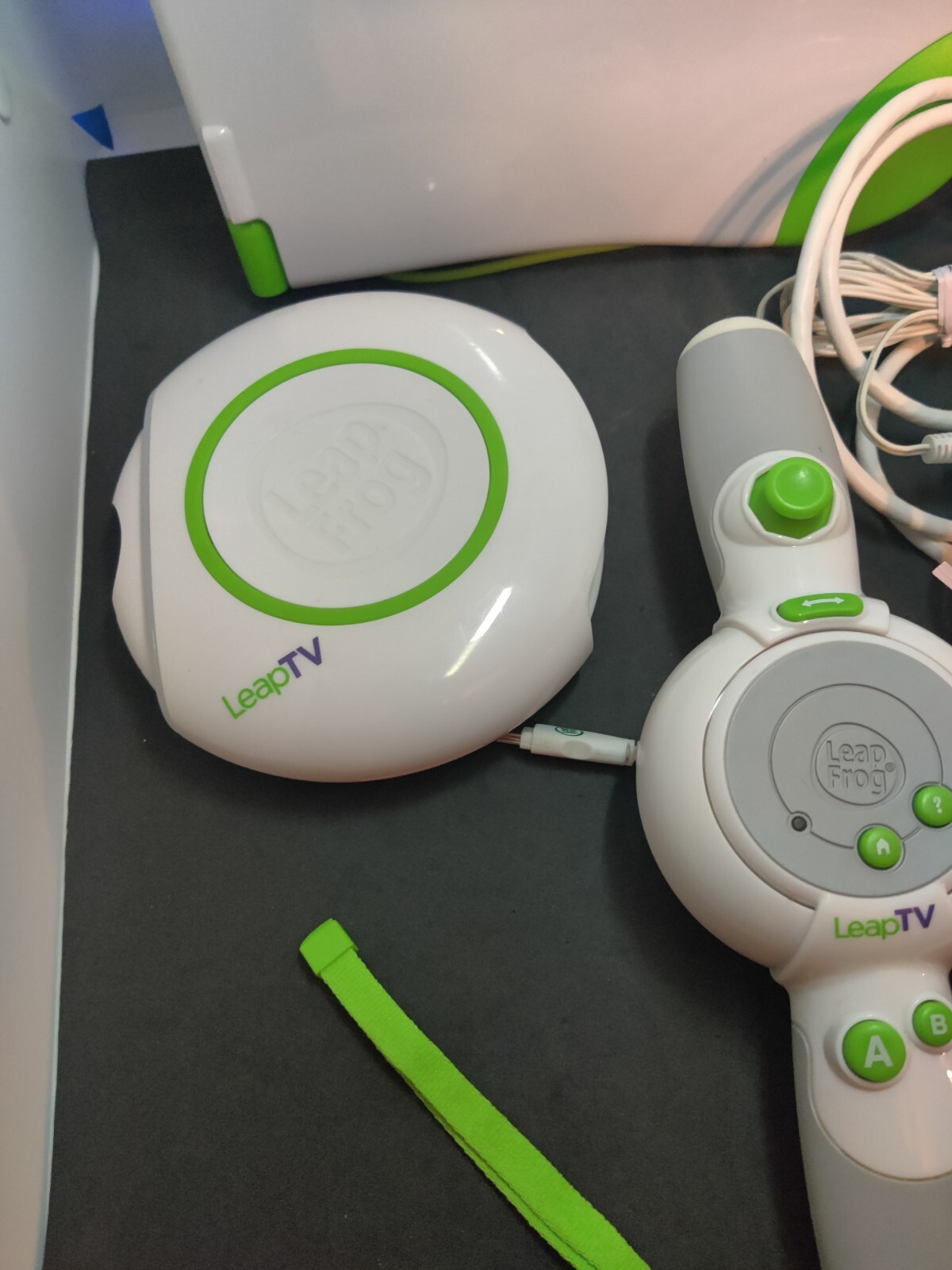 LeapFrog Leap TV Educational Video Game Console Gaming Motion Sensing & Leap pad