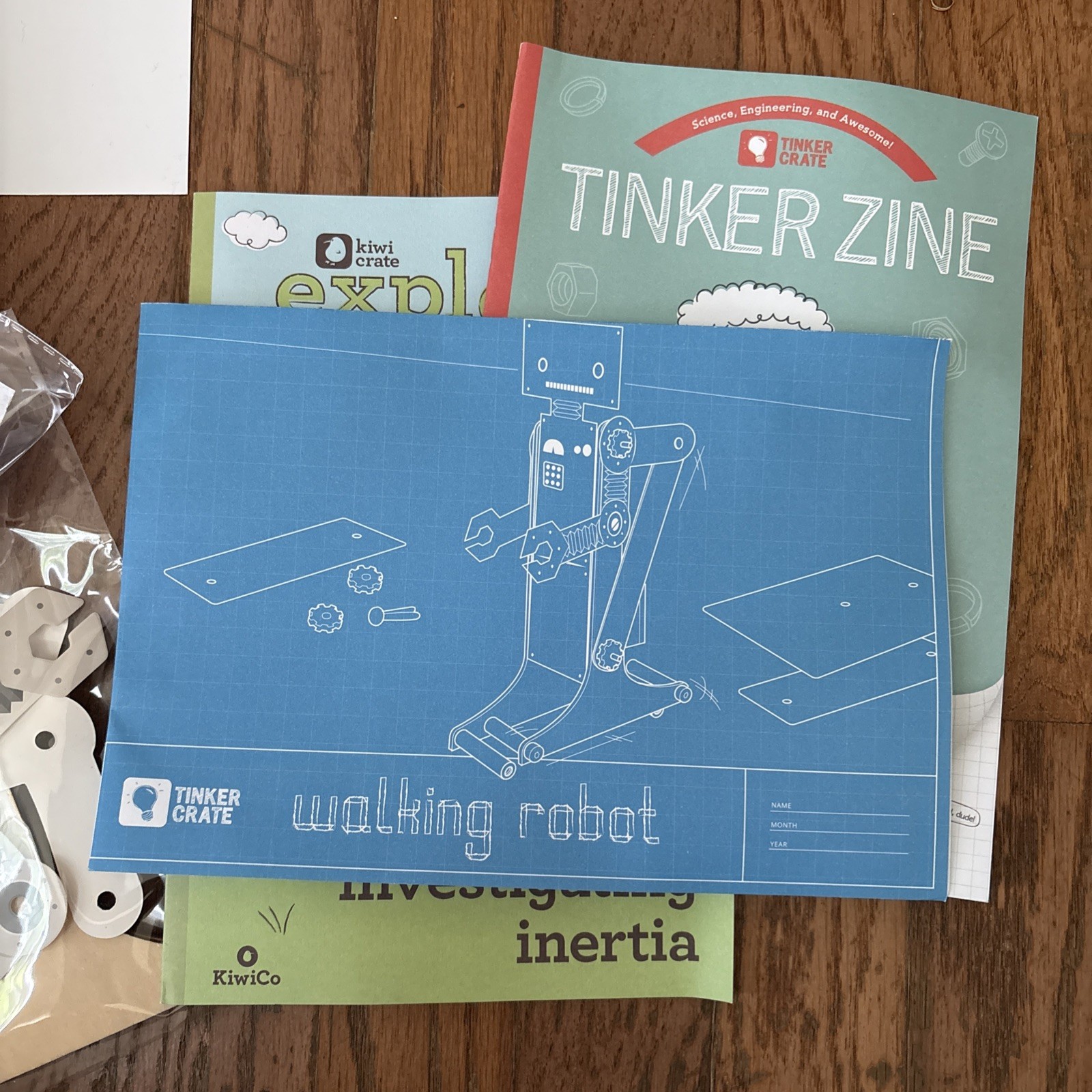 Kiwi Co Tinker Crate Make Your Own Walking Robot Kids Ages 9+ PARTS – PLS READ