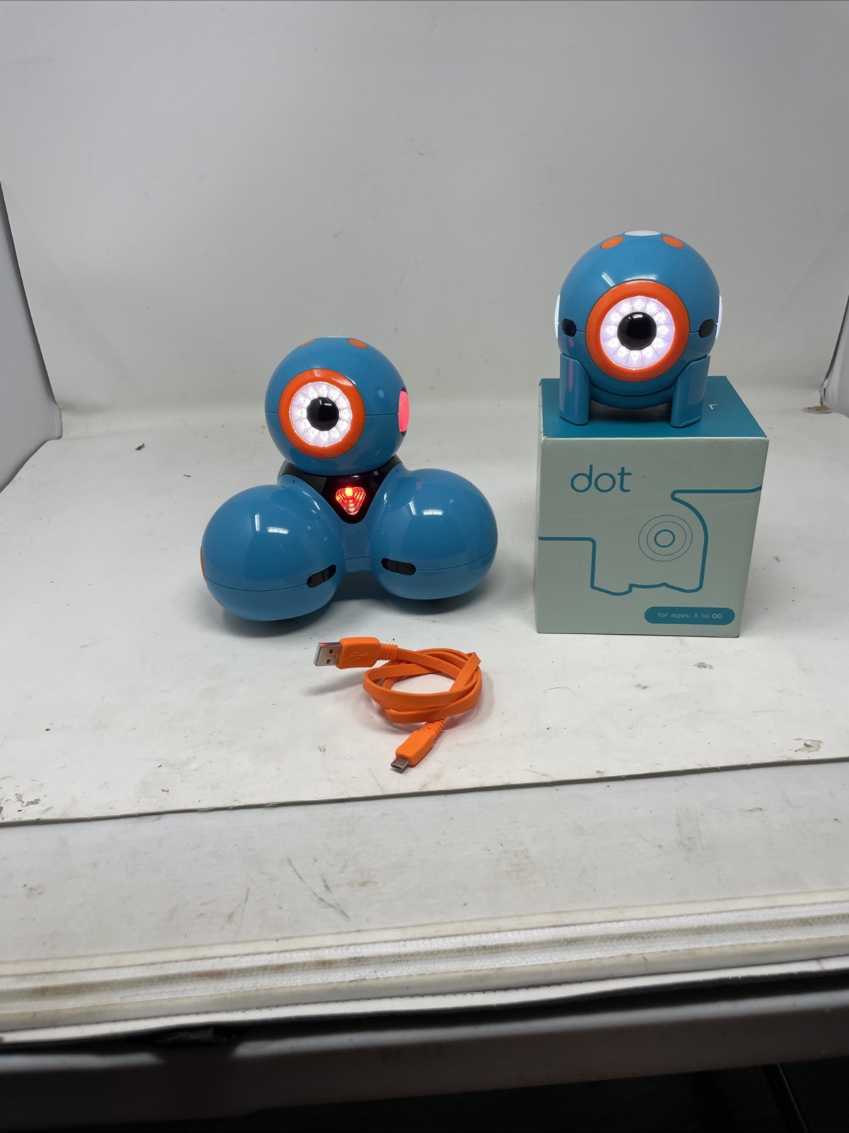 Wonder Workshop Dash DA01 And Dot Robots DO01